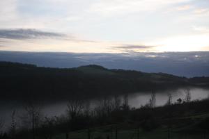 Lac de brouillard en ce joli mois de mai./ Photo DR Lexie Swing
