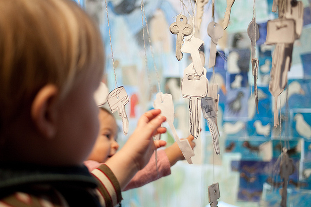 Bébés au musée./ Photo Les musées de la civilisation