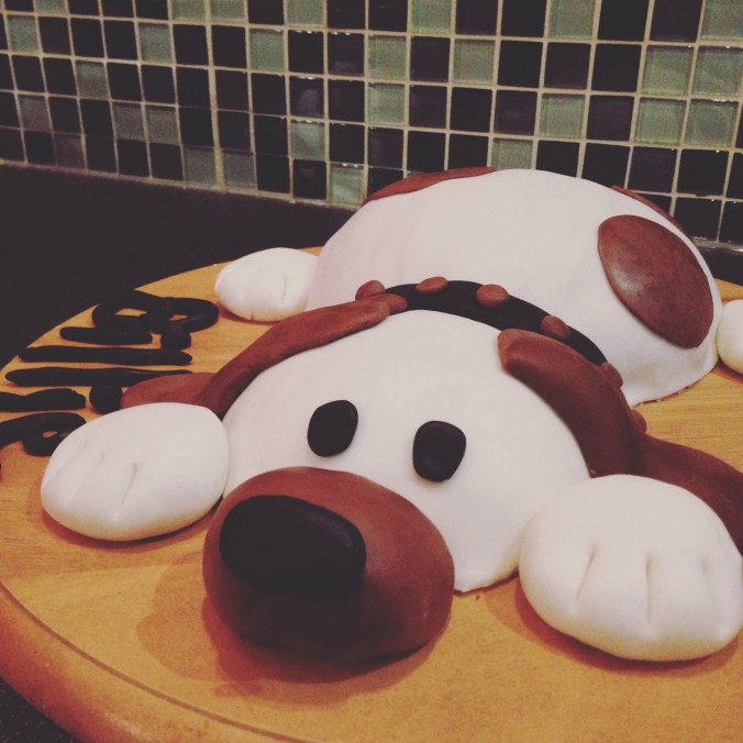 Un gâteau chien pour les trois ans./ Photo DR  Lexie Swin